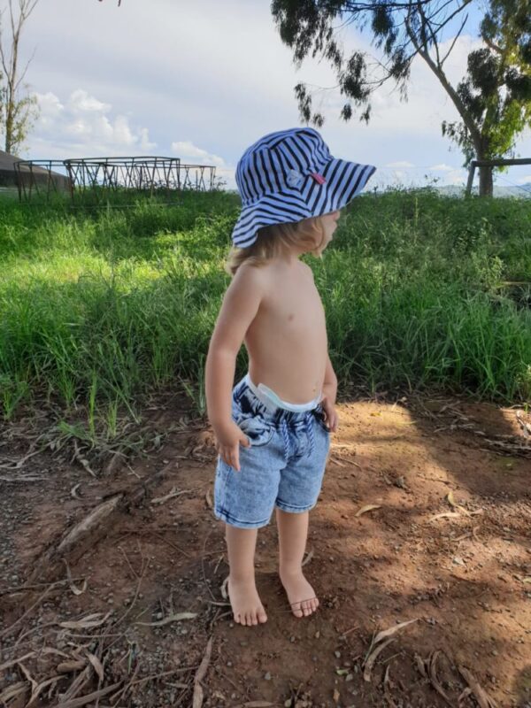 kids unisex blue white stripe sun hat